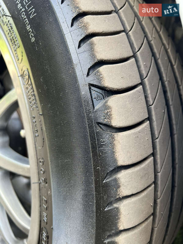 Хетчбек Volkswagen e-Golf 2015 в Києві