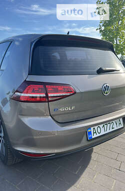 Хетчбек Volkswagen e-Golf 2015 в Мукачевому