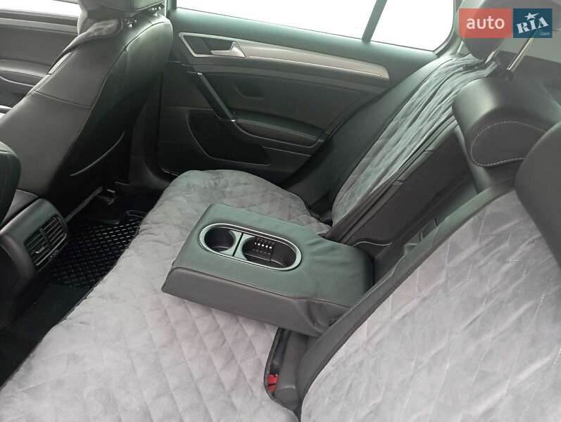 Хэтчбек Volkswagen e-Golf 2016 в Николаеве