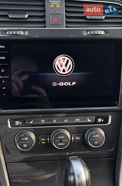 Хетчбек Volkswagen e-Golf 2020 в 