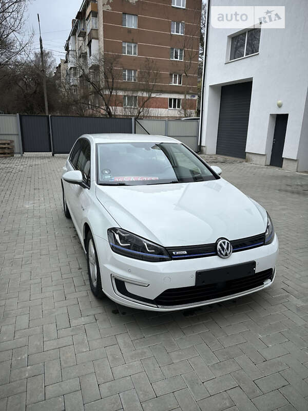 Хэтчбек Volkswagen e-Golf 2014 в Черновцах