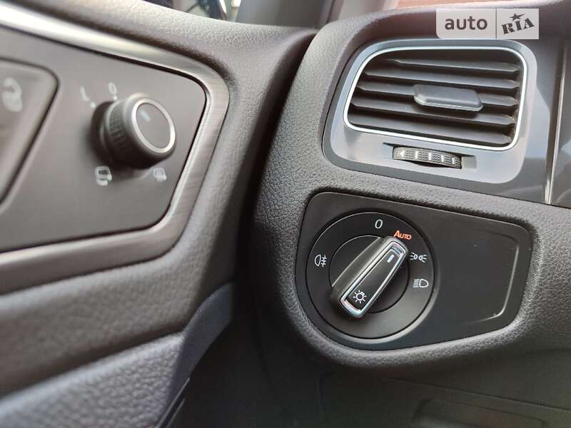 Хэтчбек Volkswagen e-Golf 2017 в Мукачево