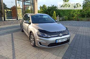 Хетчбек Volkswagen e-Golf 2015 в Івано-Франківську