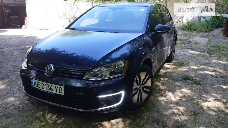 Хетчбек Volkswagen e-Golf 2016 в Дніпрі
