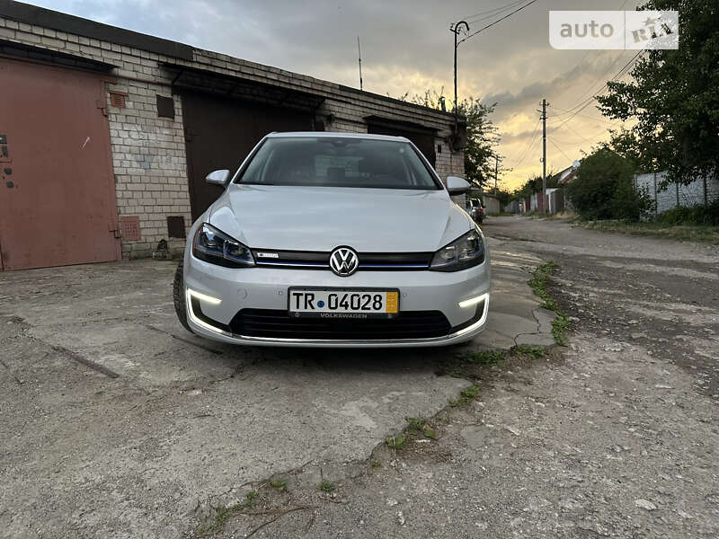 Хэтчбек Volkswagen e-Golf 2018 в Днепре