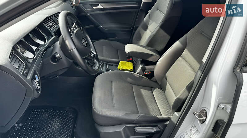 Хэтчбек Volkswagen e-Golf 2017 в Мироновке