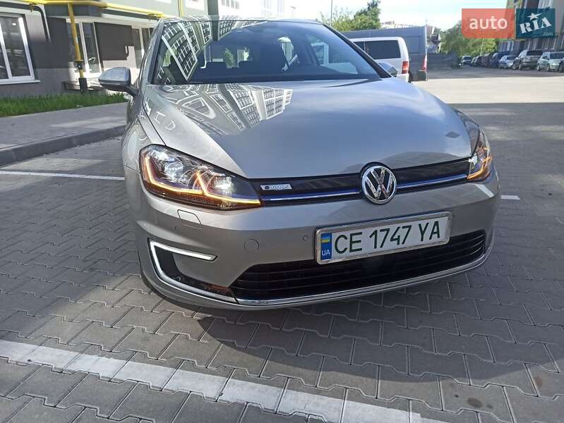 Хэтчбек Volkswagen e-Golf 2017 в Черновцах