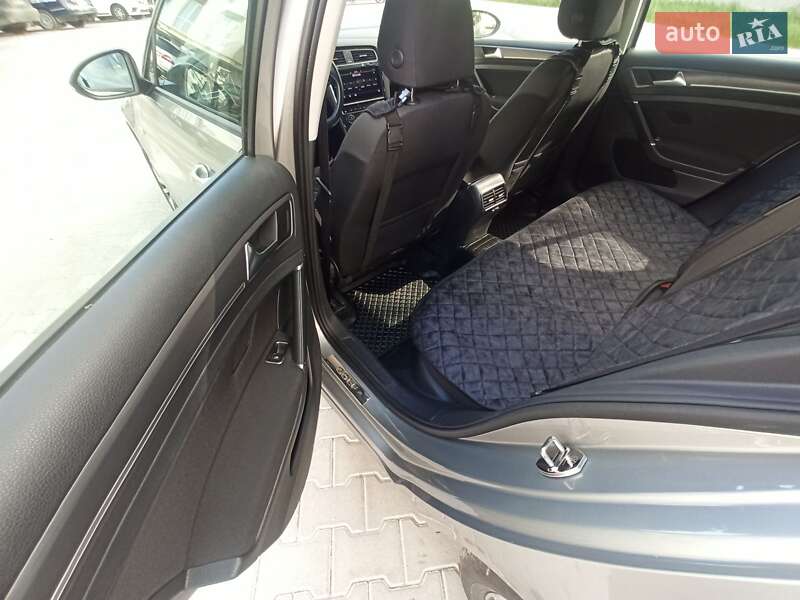 Хэтчбек Volkswagen e-Golf 2017 в Черновцах