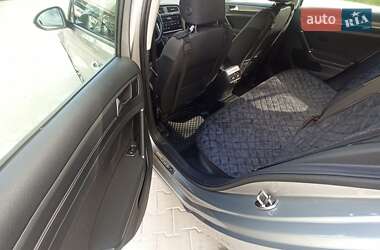 Хэтчбек Volkswagen e-Golf 2017 в 
