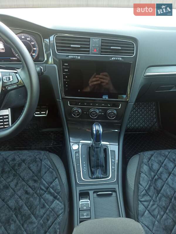 Хэтчбек Volkswagen e-Golf 2017 в Черновцах