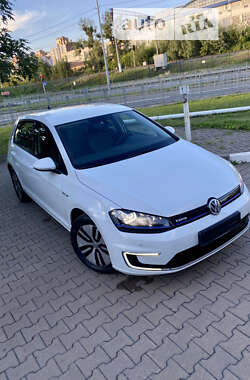 Хетчбек Volkswagen e-Golf 2015 в Києві