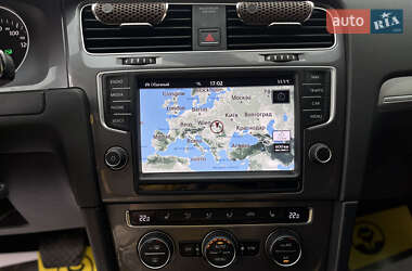 Хэтчбек Volkswagen e-Golf 2015 в 