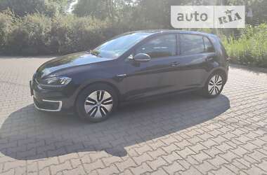 Хэтчбек Volkswagen e-Golf 2015 в 