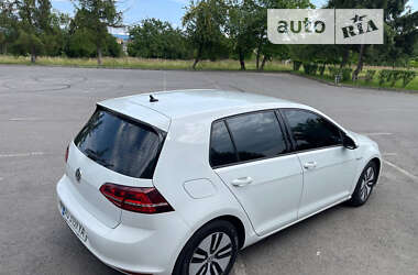 Хэтчбек Volkswagen e-Golf 2014 в Ужгороде