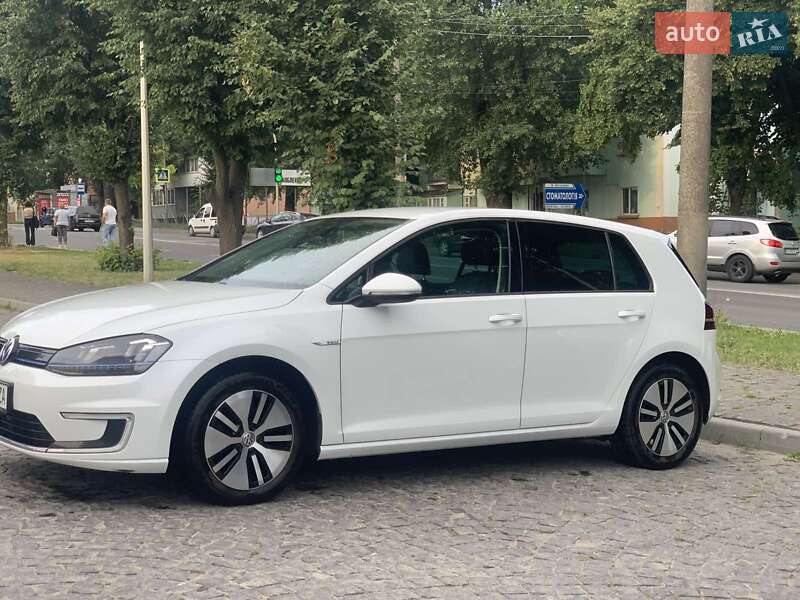 Хэтчбек Volkswagen e-Golf 2015 в Хмельницком
