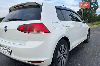 Хэтчбек Volkswagen e-Golf 2015 в 