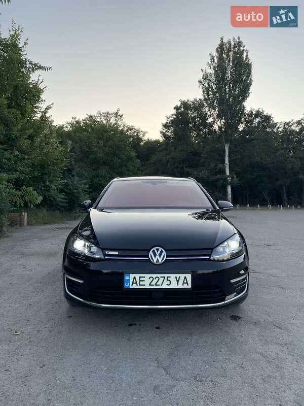 Хетчбек Volkswagen e-Golf 2018 в Павлограді