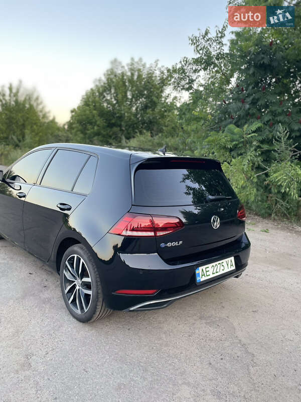 Хетчбек Volkswagen e-Golf 2018 в Павлограді