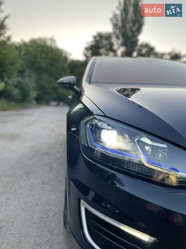 Хетчбек Volkswagen e-Golf 2018 в Павлограді