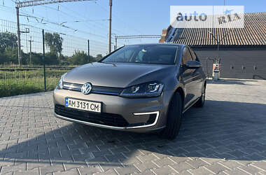 Хэтчбек Volkswagen e-Golf 2015 в Звягеле