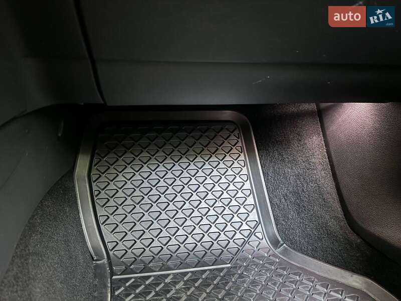 Хэтчбек Volkswagen e-Golf 2015 в Луцке