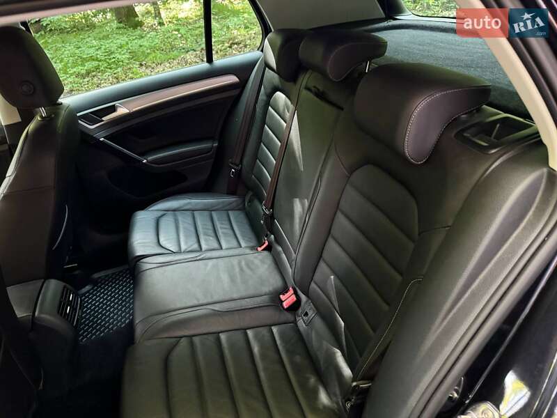 Хэтчбек Volkswagen e-Golf 2015 в Луцке