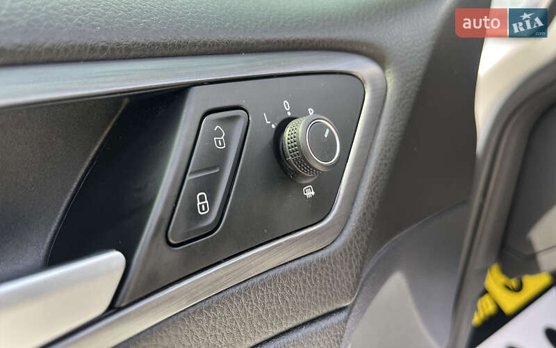 Хетчбек Volkswagen e-Golf 2019 в Мукачевому