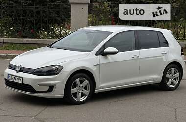 Хетчбек Volkswagen e-Golf 2015 в Умані