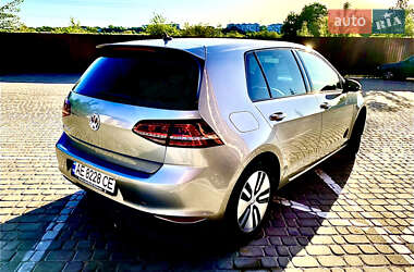 Хетчбек Volkswagen e-Golf 2015 в 