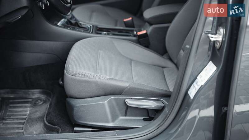 Хэтчбек Volkswagen e-Golf 2019 в Хмельницком