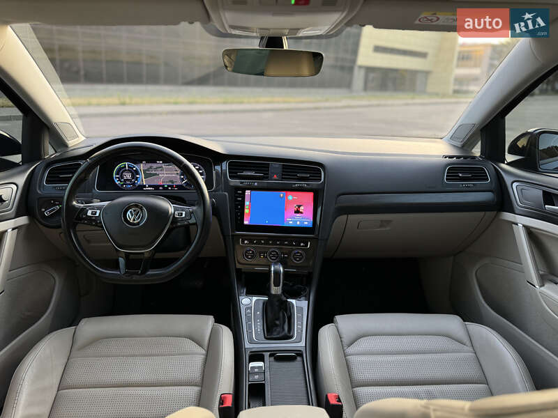 Хэтчбек Volkswagen e-Golf 2018 в Запорожье