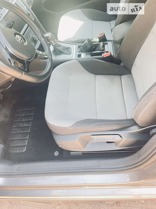 Хетчбек Volkswagen e-Golf 2015 в Кривому Розі