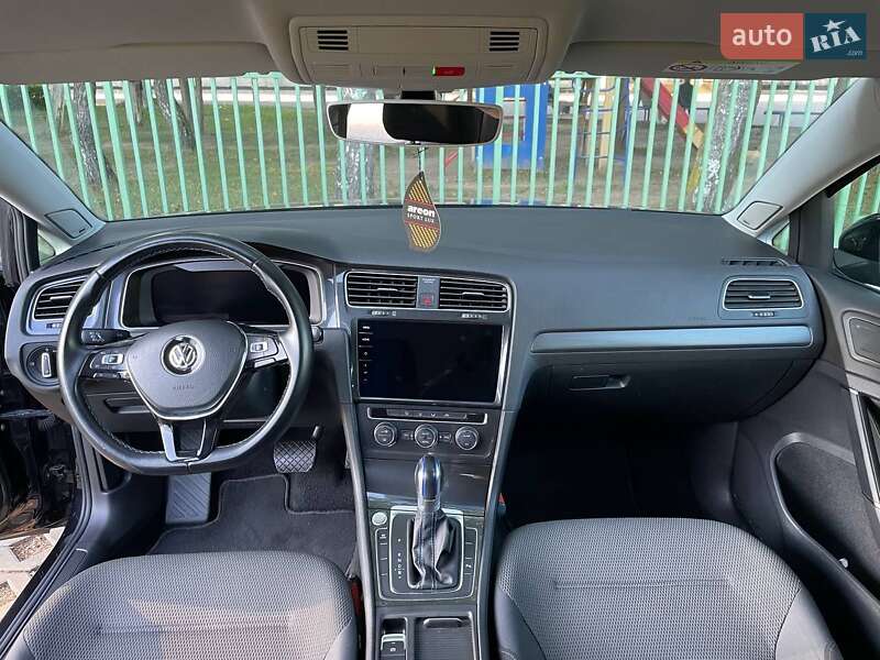 Хэтчбек Volkswagen e-Golf 2018 в Ивано-Франковске