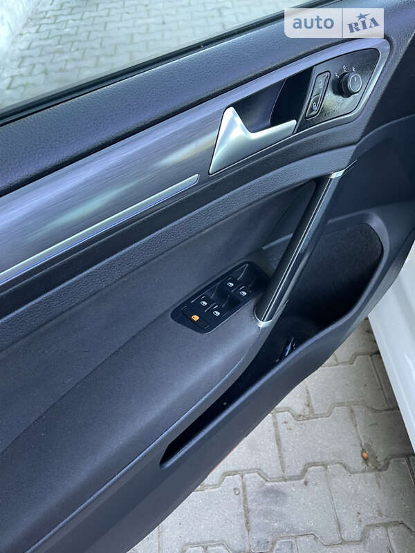 Хэтчбек Volkswagen e-Golf 2018 в Черновцах фото 9 Хэтчбек Volkswagen e-Golf 2018 в Черновцах