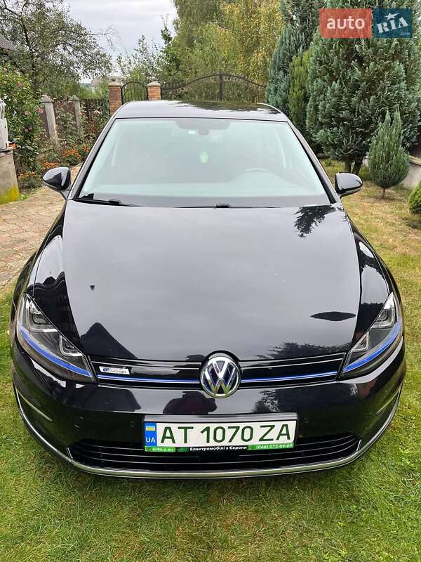 Хэтчбек Volkswagen e-Golf 2015 в Рожнятове