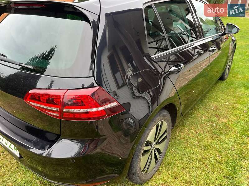 Хэтчбек Volkswagen e-Golf 2015 в Рожнятове