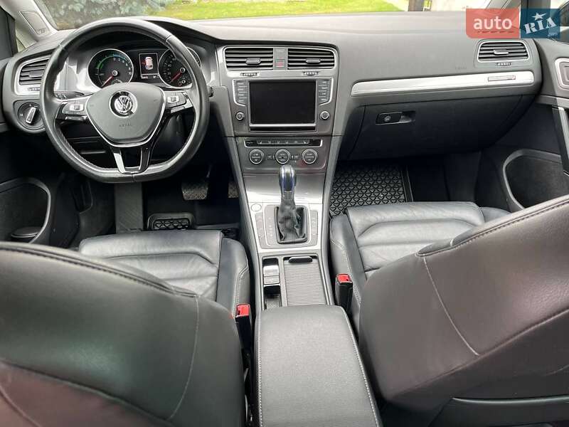 Хэтчбек Volkswagen e-Golf 2015 в Рожнятове