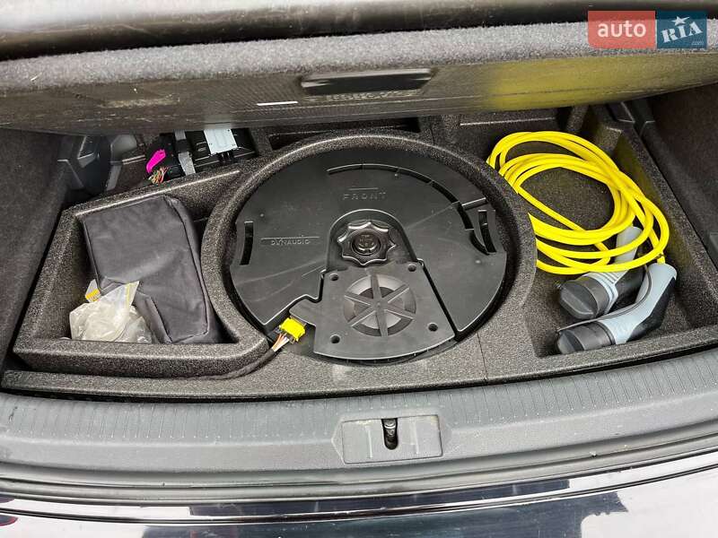 Хэтчбек Volkswagen e-Golf 2015 в Рожнятове