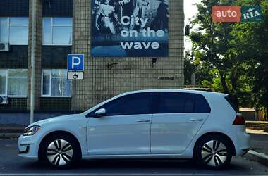 Хетчбек Volkswagen e-Golf 2016 в Миколаєві