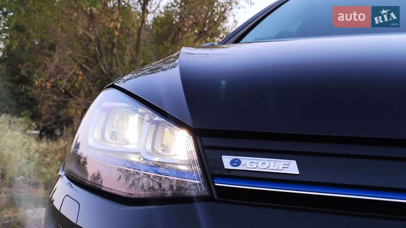 Хэтчбек Volkswagen e-Golf 2016 в Днепре