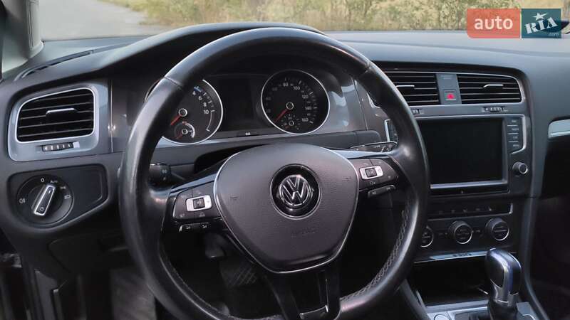 Хэтчбек Volkswagen e-Golf 2016 в Днепре