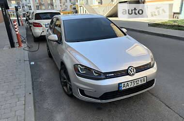 Хетчбек Volkswagen e-Golf 2015 в Дніпрі