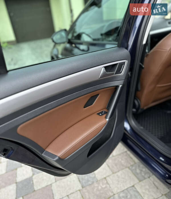 Хэтчбек Volkswagen e-Golf 2015 в Ивано-Франковске