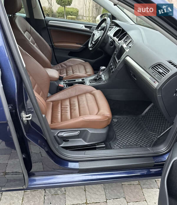 Хэтчбек Volkswagen e-Golf 2015 в Ивано-Франковске