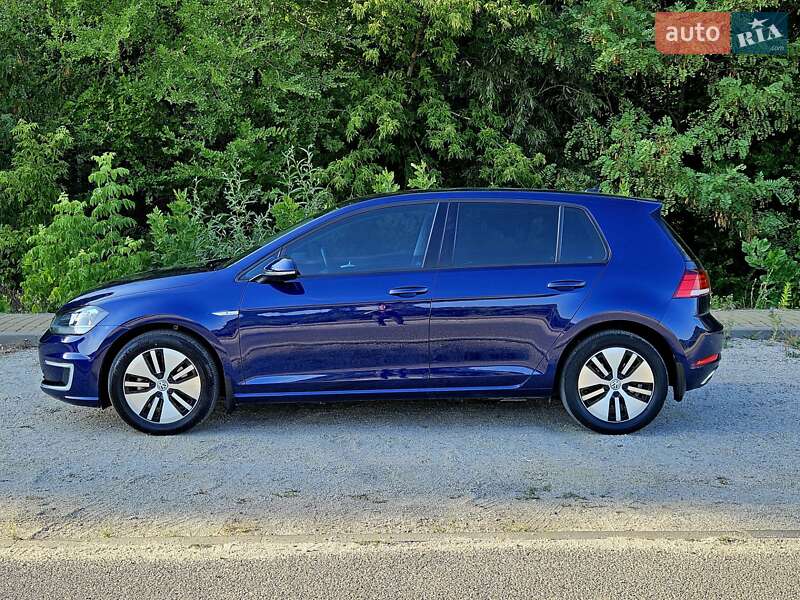 Хетчбек Volkswagen e-Golf 2017 в Дніпрі