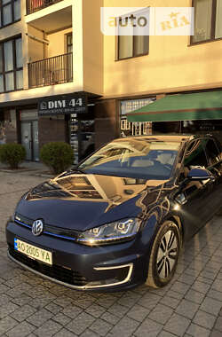 Хетчбек Volkswagen e-Golf 2014 в Баранинці