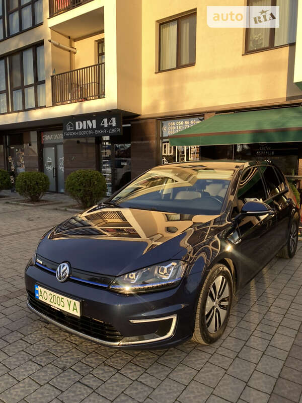 Хэтчбек Volkswagen e-Golf 2014 в Баранинцах фото Хэтчбек Volkswagen e-Golf 2014 в Баранинцах