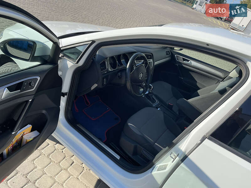 Хетчбек Volkswagen e-Golf 2014 в Львові