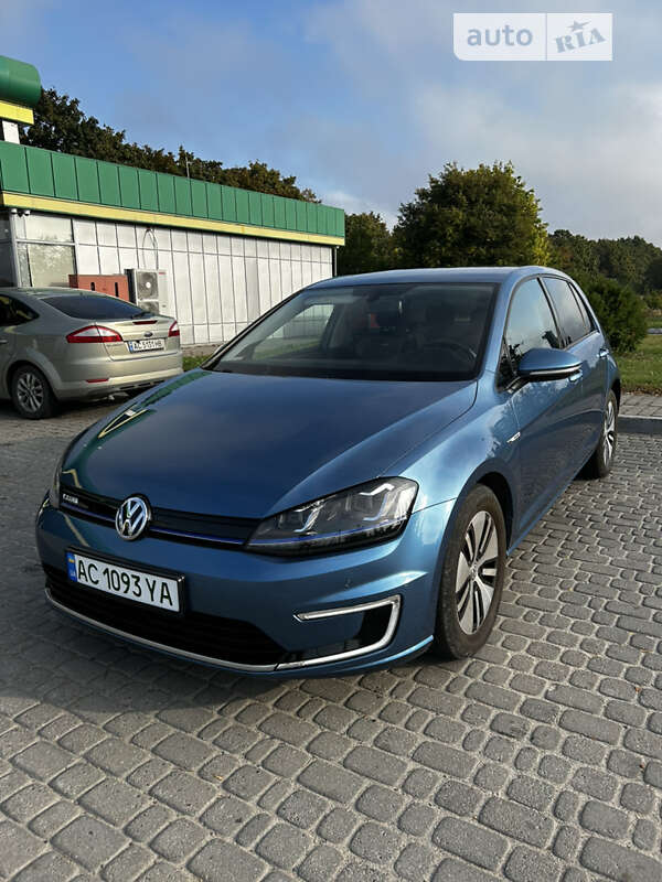 Хетчбек Volkswagen e-Golf 2015 в Володимирі