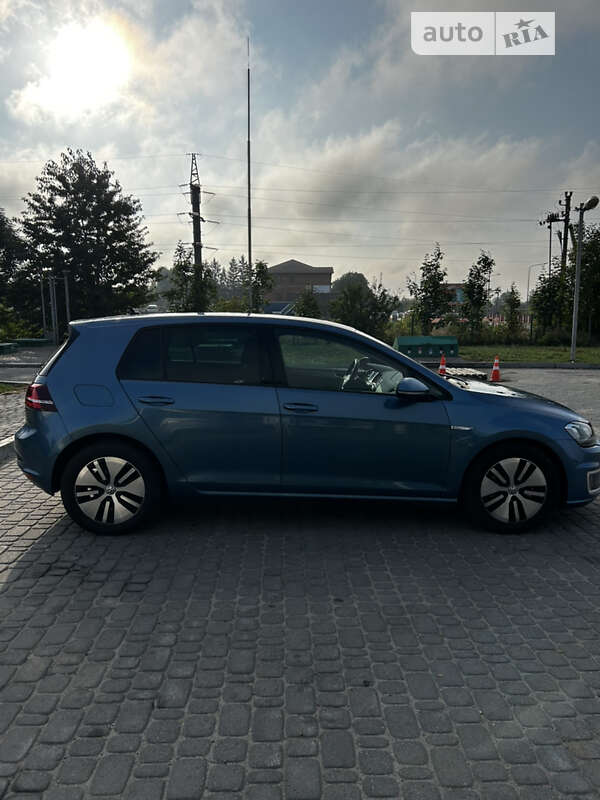 Хетчбек Volkswagen e-Golf 2015 в Володимирі